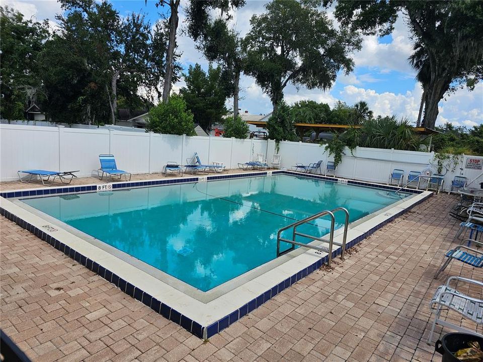 Active With Contract: $95,000 (1 beds, 1 baths, 638 Square Feet)