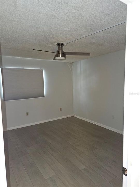 Active With Contract: $95,000 (1 beds, 1 baths, 638 Square Feet)