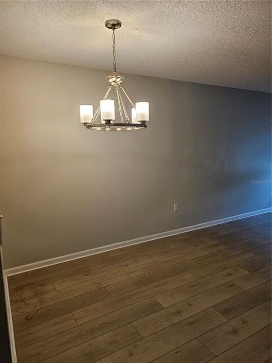 Active With Contract: $95,000 (1 beds, 1 baths, 638 Square Feet)