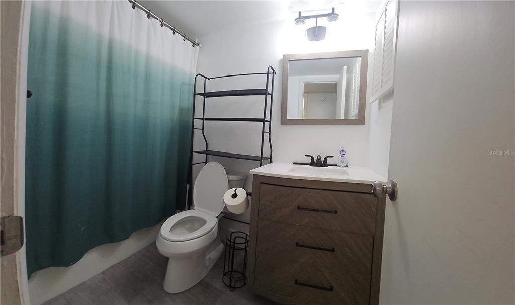 Active With Contract: $95,000 (1 beds, 1 baths, 638 Square Feet)