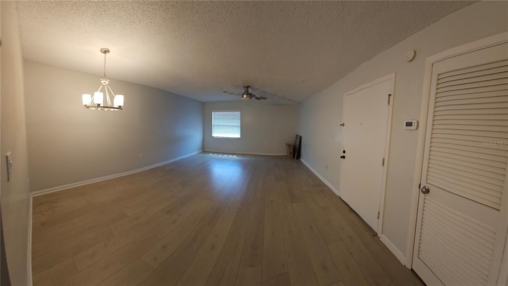 Active With Contract: $95,000 (1 beds, 1 baths, 638 Square Feet)