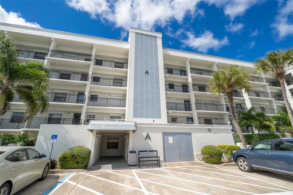 Active With Contract: $364,500 (2 beds, 2 baths, 1350 Square Feet)