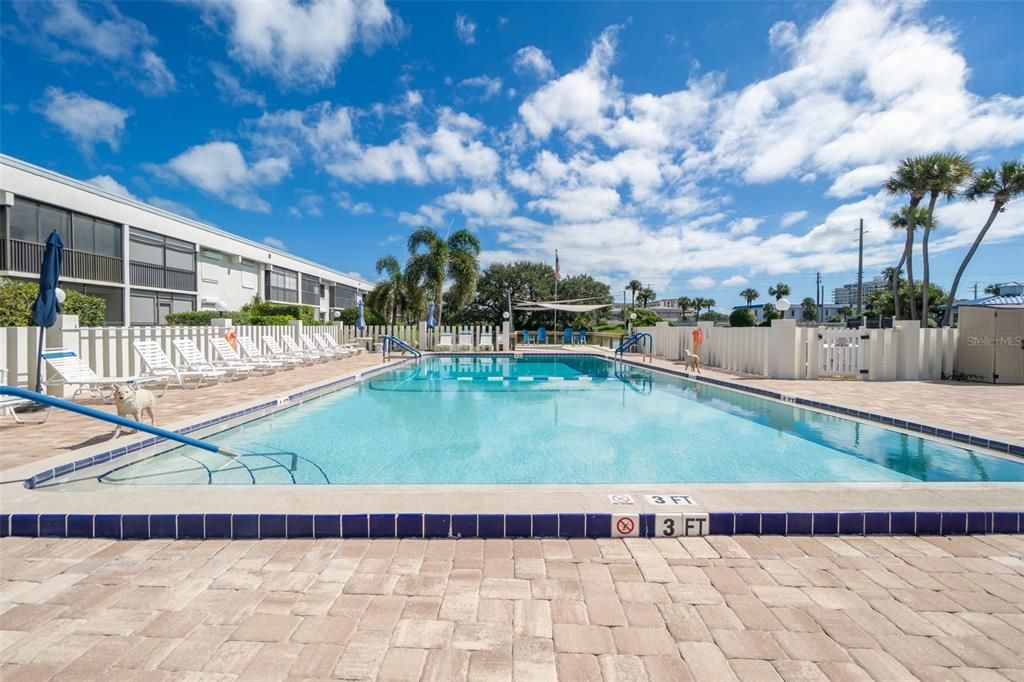 Active With Contract: $364,500 (2 beds, 2 baths, 1350 Square Feet)