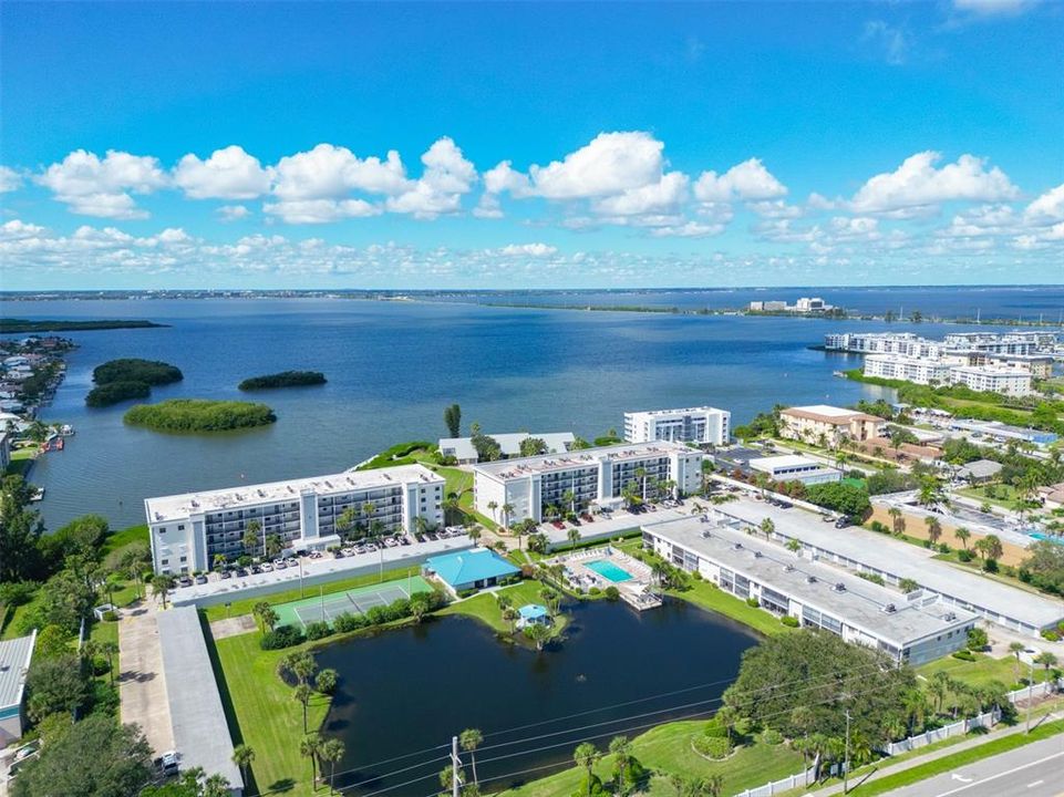 Active With Contract: $364,500 (2 beds, 2 baths, 1350 Square Feet)