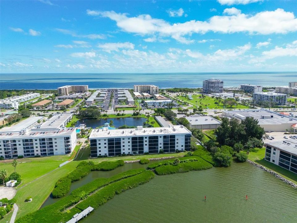 Active With Contract: $364,500 (2 beds, 2 baths, 1350 Square Feet)