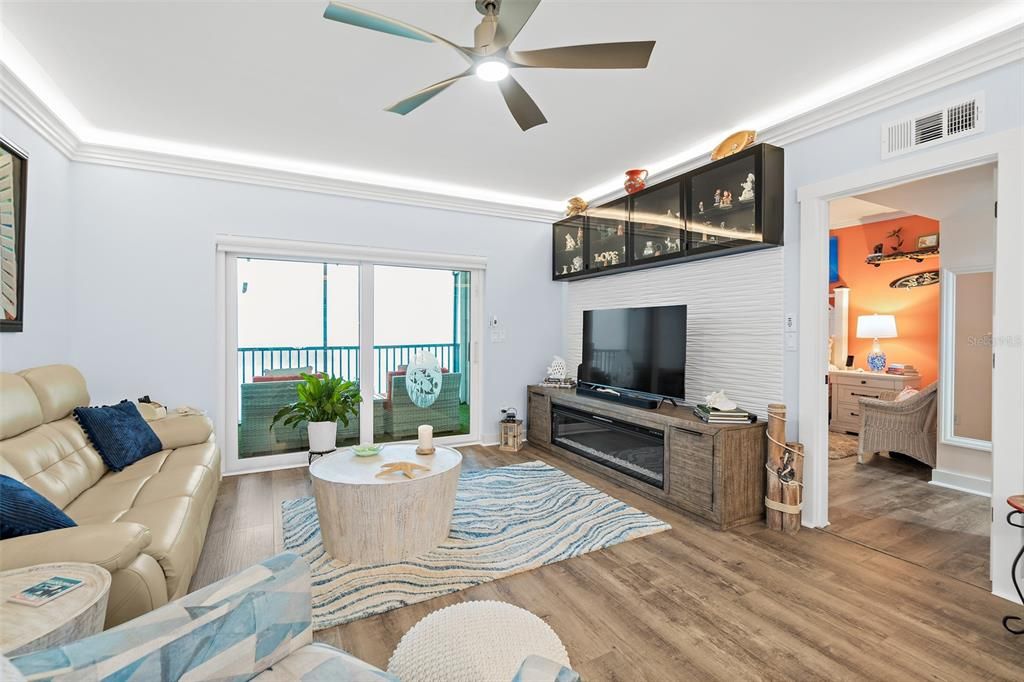 Active With Contract: $364,500 (2 beds, 2 baths, 1350 Square Feet)