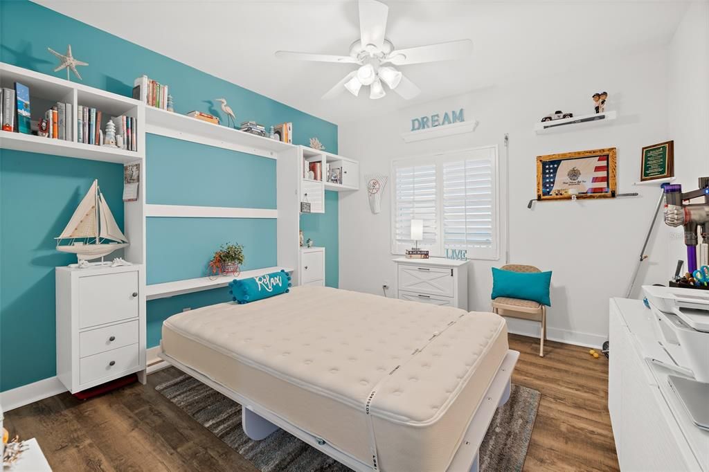 Active With Contract: $364,500 (2 beds, 2 baths, 1350 Square Feet)