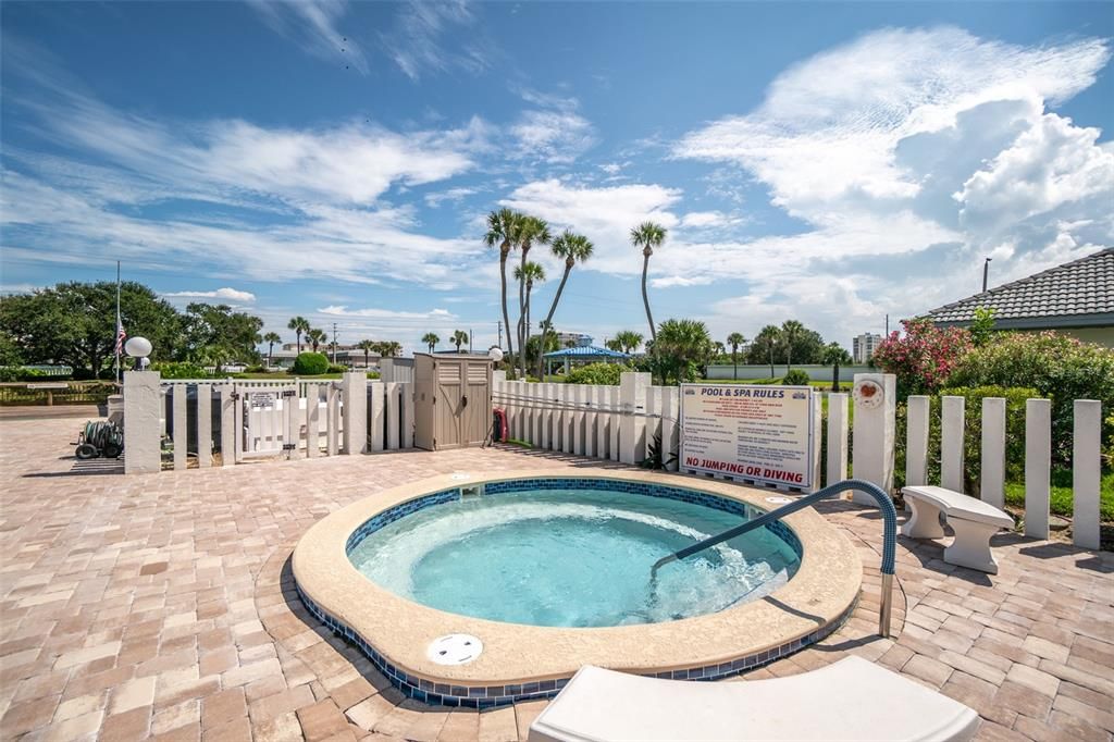 Active With Contract: $364,500 (2 beds, 2 baths, 1350 Square Feet)