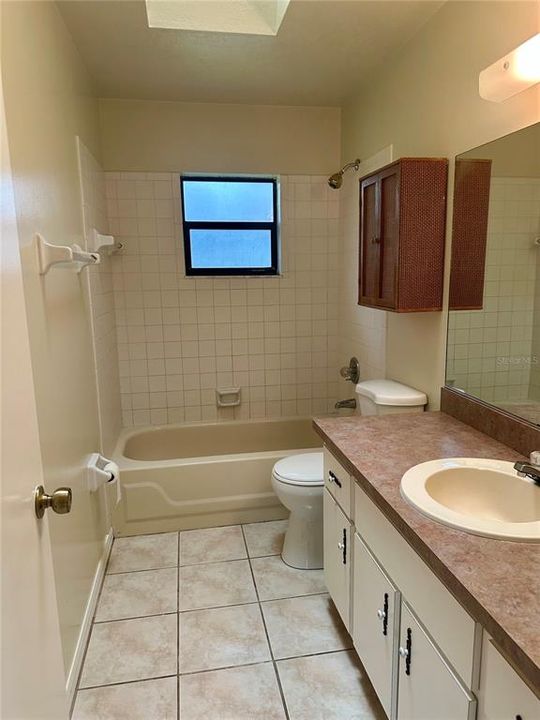 Active With Contract: $1,650 (3 beds, 2 baths, 1300 Square Feet)