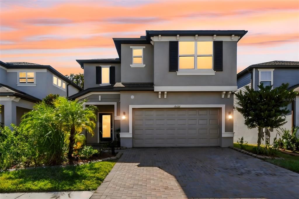 合同活跃: $540,000 (4 贝兹, 3 浴室, 2641 平方英尺)