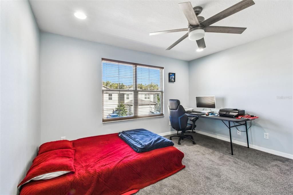 合同活跃: $540,000 (4 贝兹, 3 浴室, 2641 平方英尺)