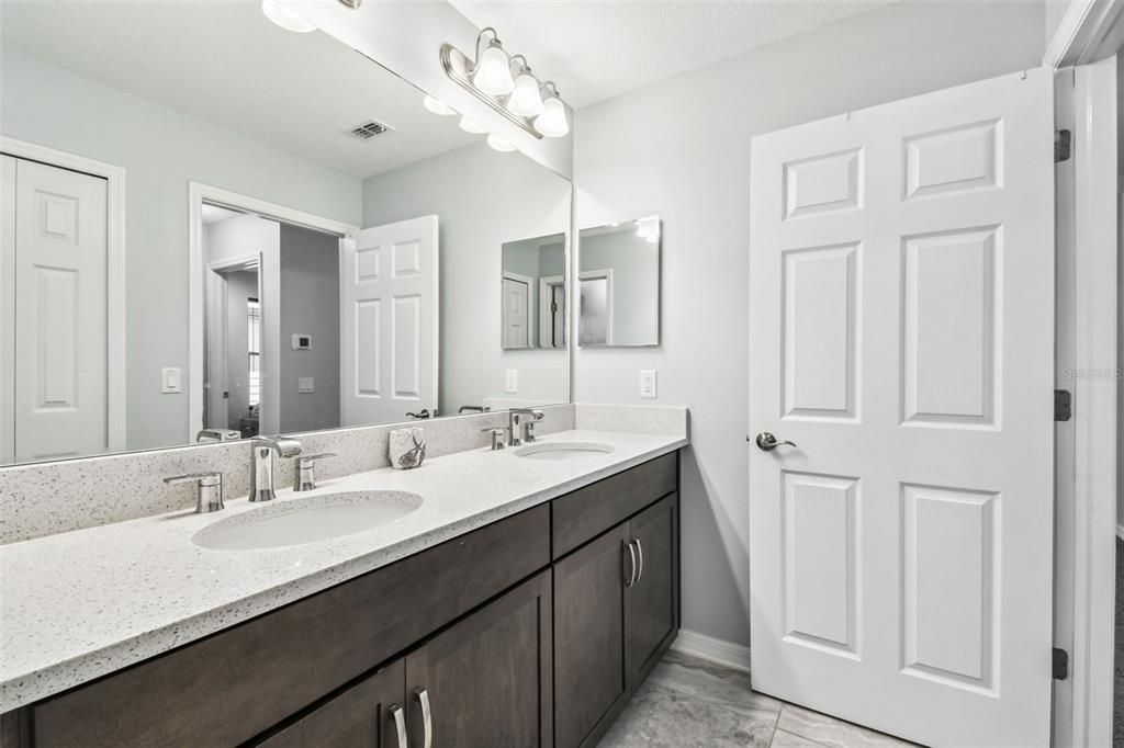 合同活跃: $540,000 (4 贝兹, 3 浴室, 2641 平方英尺)