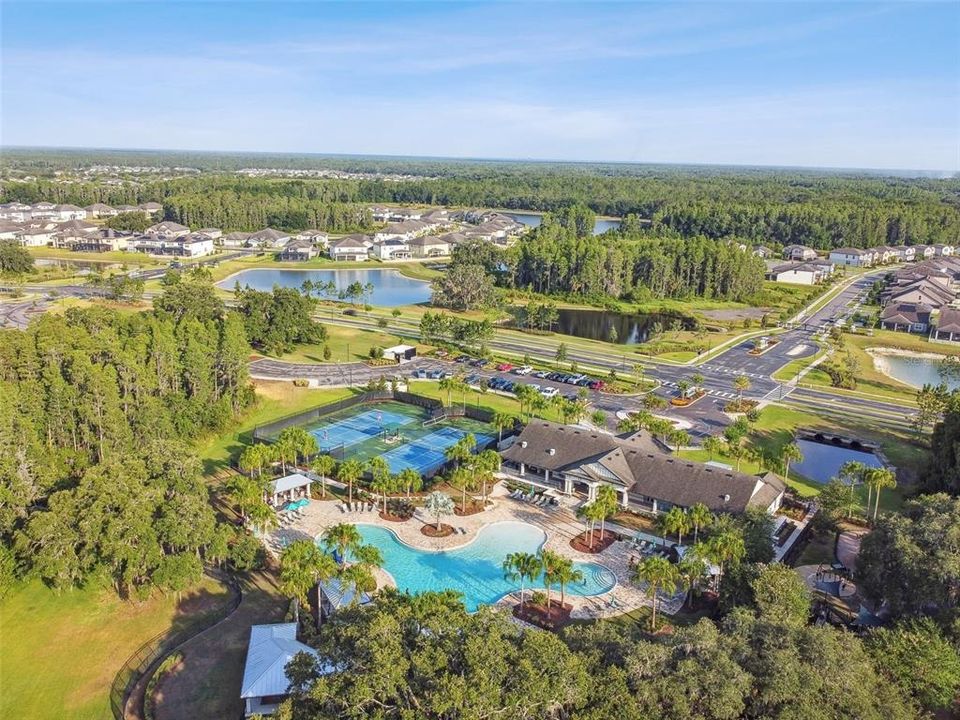 合同活跃: $540,000 (4 贝兹, 3 浴室, 2641 平方英尺)