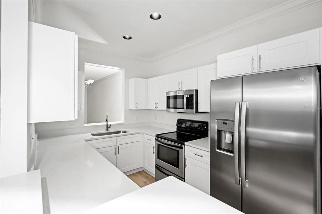 Под контрактом: $300,000 (3 спален, 2 ванн, 1790 Квадратных фут)