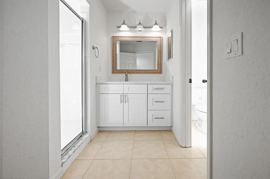 Под контрактом: $300,000 (3 спален, 2 ванн, 1790 Квадратных фут)