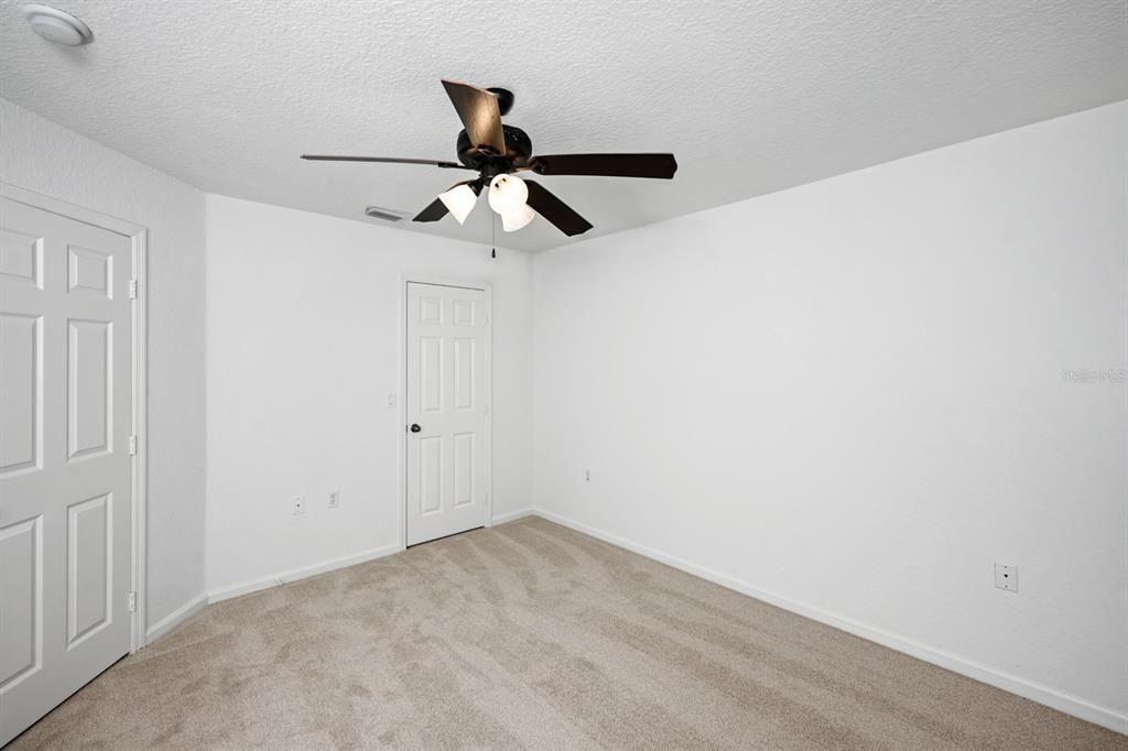 Под контрактом: $300,000 (3 спален, 2 ванн, 1790 Квадратных фут)