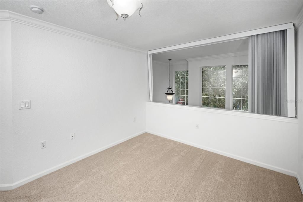 Под контрактом: $300,000 (3 спален, 2 ванн, 1790 Квадратных фут)