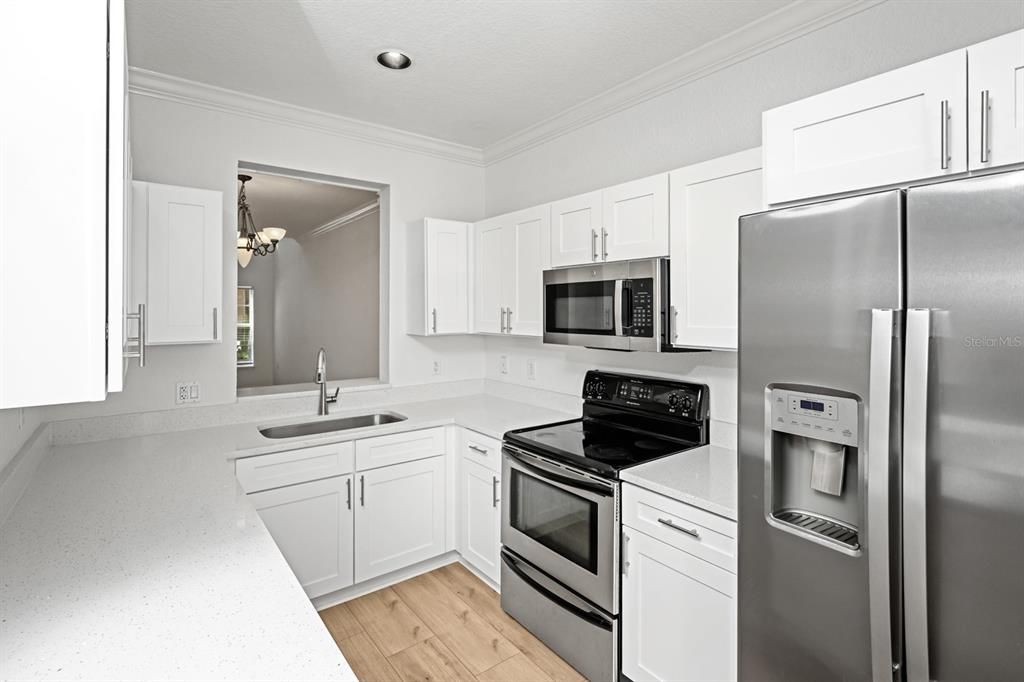 Под контрактом: $300,000 (3 спален, 2 ванн, 1790 Квадратных фут)