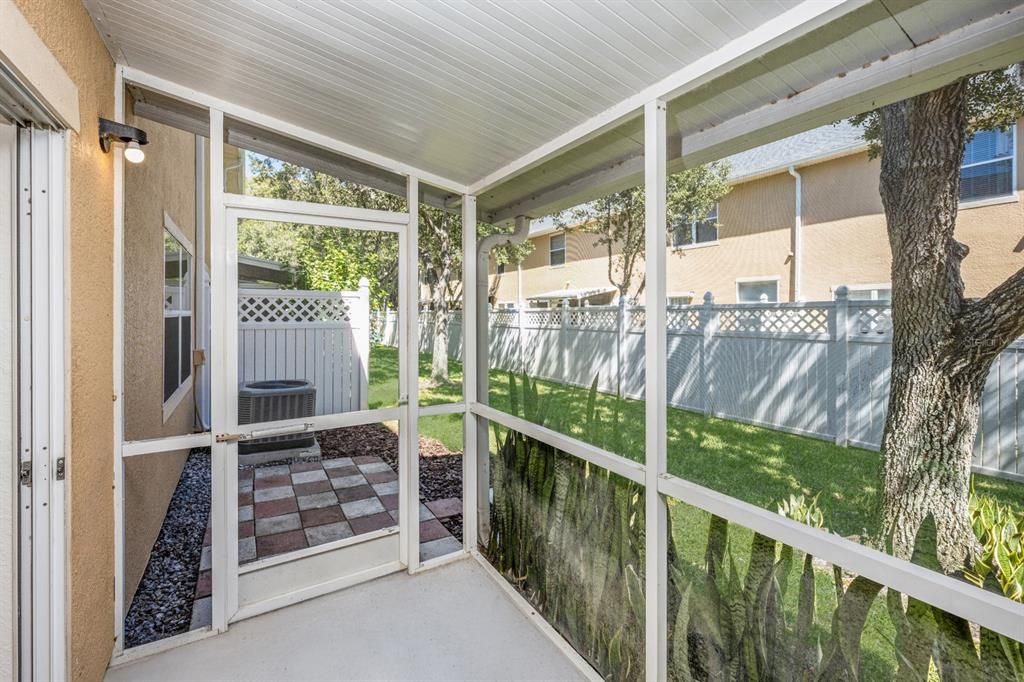 Под контрактом: $300,000 (3 спален, 2 ванн, 1790 Квадратных фут)