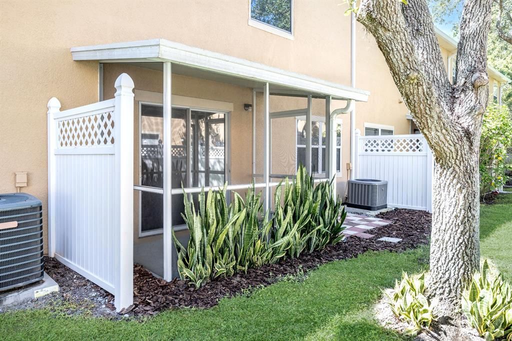 Под контрактом: $300,000 (3 спален, 2 ванн, 1790 Квадратных фут)