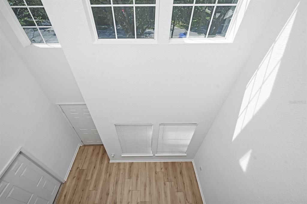 Под контрактом: $300,000 (3 спален, 2 ванн, 1790 Квадратных фут)