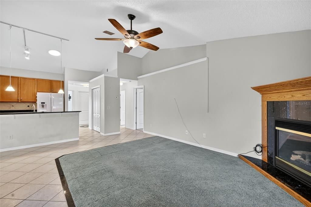 Active With Contract: $325,000 (4 beds, 2 baths, 1760 Square Feet)