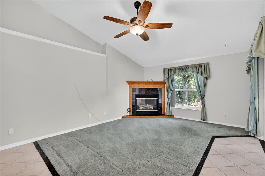 Active With Contract: $325,000 (4 beds, 2 baths, 1760 Square Feet)