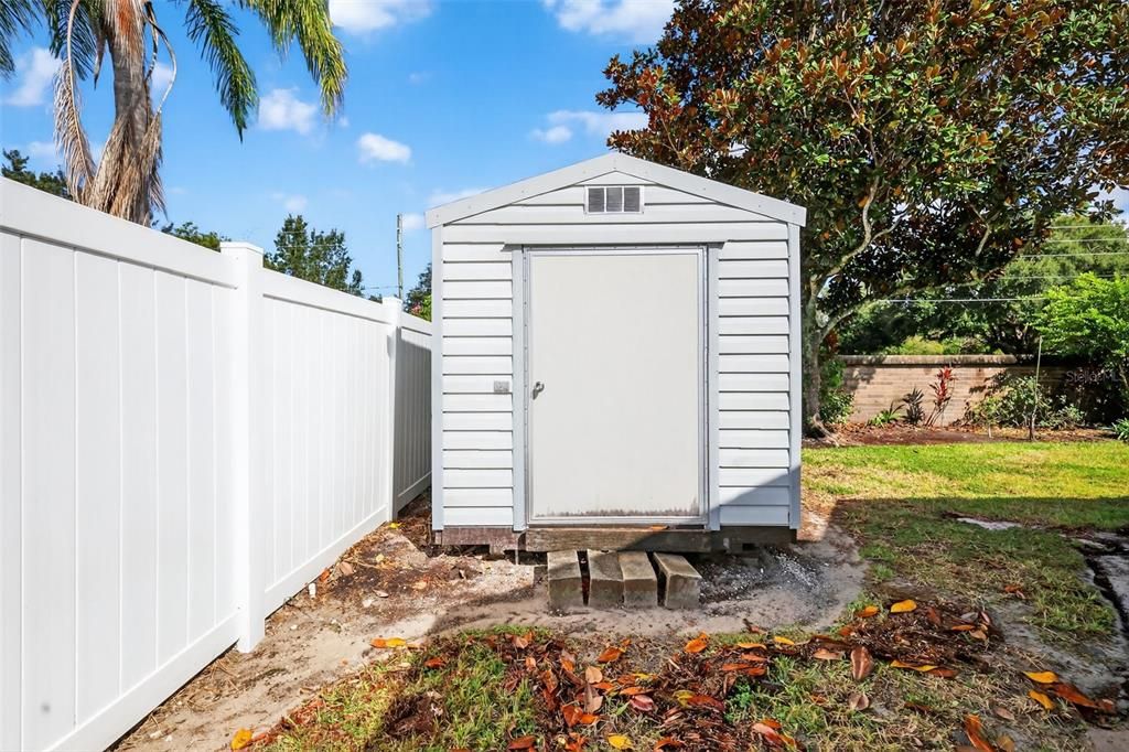 Active With Contract: $325,000 (4 beds, 2 baths, 1760 Square Feet)