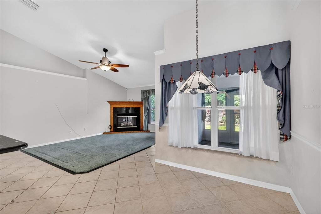 Active With Contract: $325,000 (4 beds, 2 baths, 1760 Square Feet)