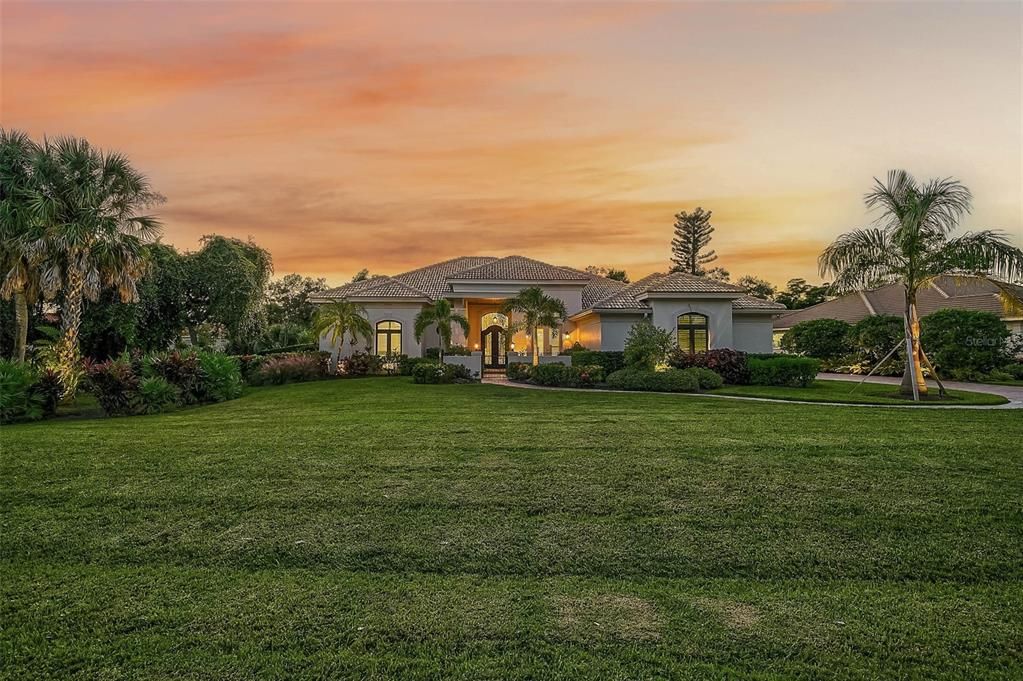 For Sale: $2,300,000 (4 beds, 4 baths, 3235 Square Feet)