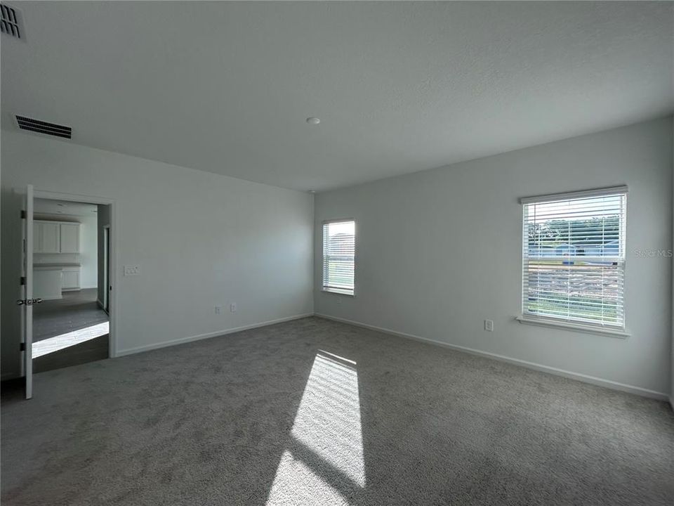 出租: $2,900 (4 贝兹, 2 浴室, 2571 平方英尺)