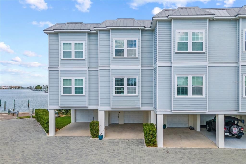 На продажу: $925,000 (3 спален, 3 ванн, 1618 Квадратных фут)