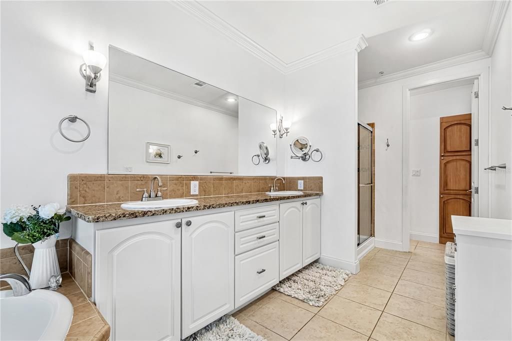 На продажу: $925,000 (3 спален, 3 ванн, 1618 Квадратных фут)