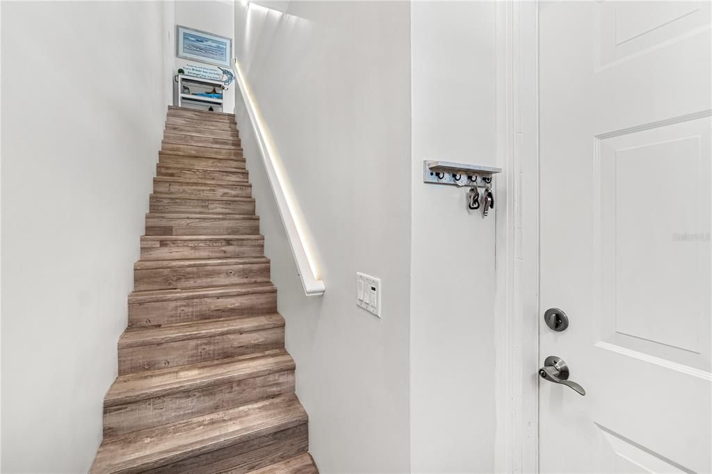 На продажу: $925,000 (3 спален, 3 ванн, 1618 Квадратных фут)