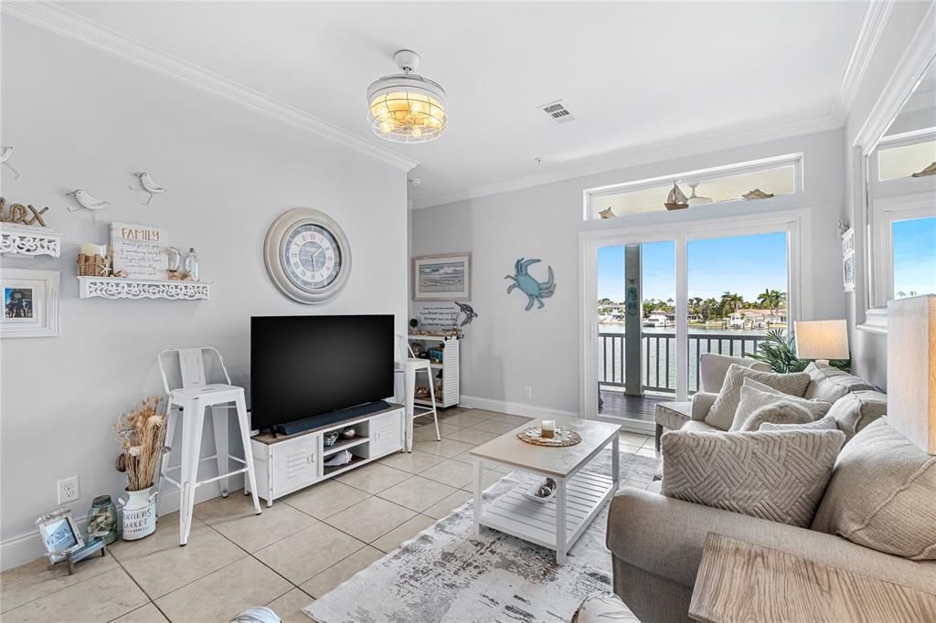 На продажу: $925,000 (3 спален, 3 ванн, 1618 Квадратных фут)