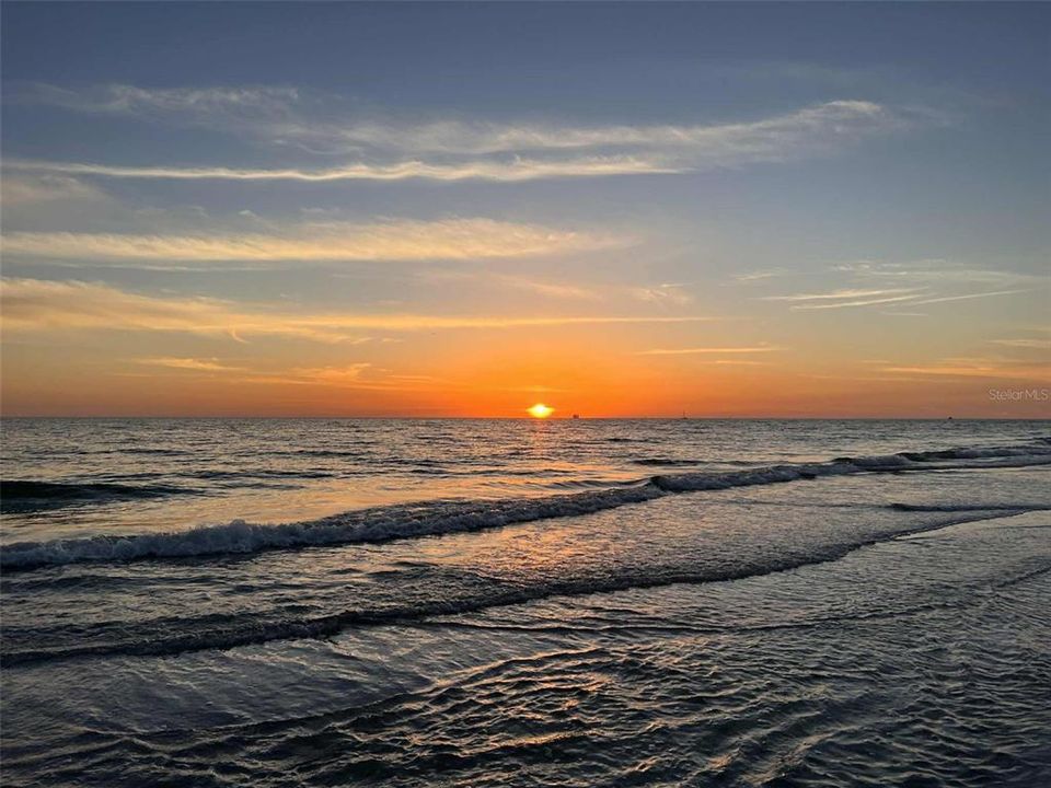 На продажу: $925,000 (3 спален, 3 ванн, 1618 Квадратных фут)