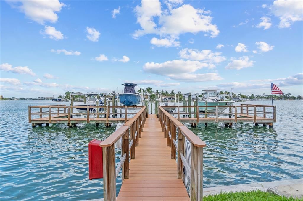 На продажу: $925,000 (3 спален, 3 ванн, 1618 Квадратных фут)