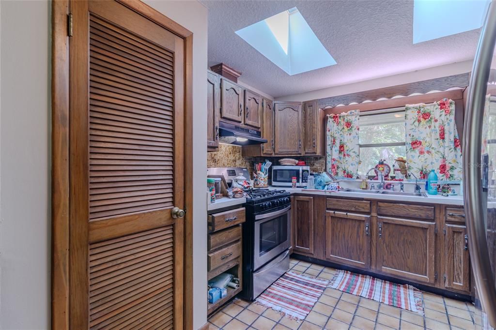 На продажу: $609,000 (3 спален, 2 ванн, 3339 Квадратных фут)