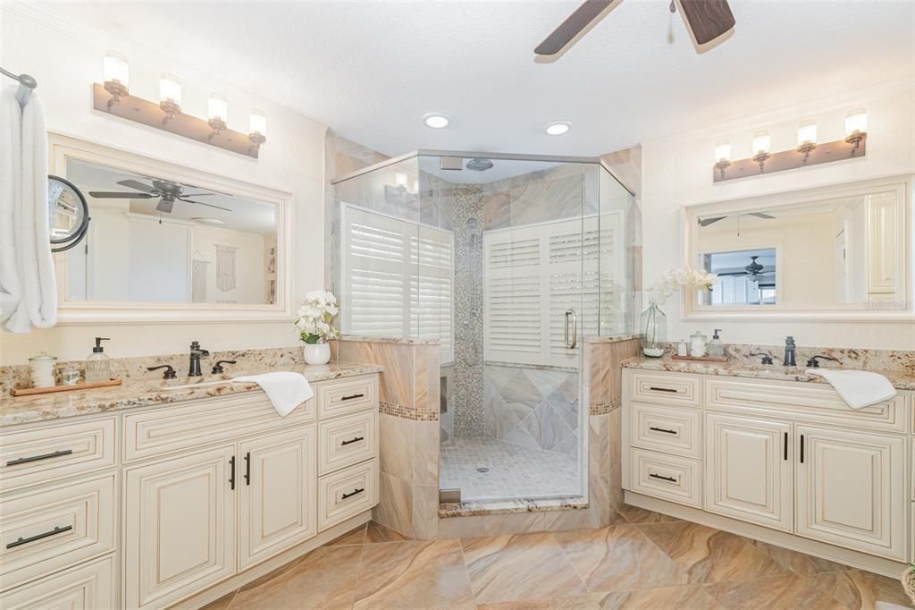 待售: $360,000 (3 贝兹, 2 浴室, 2319 平方英尺)