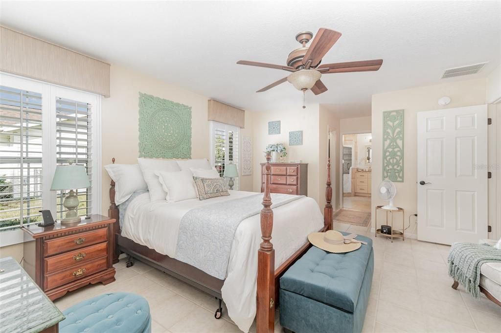 待售: $360,000 (3 贝兹, 2 浴室, 2319 平方英尺)