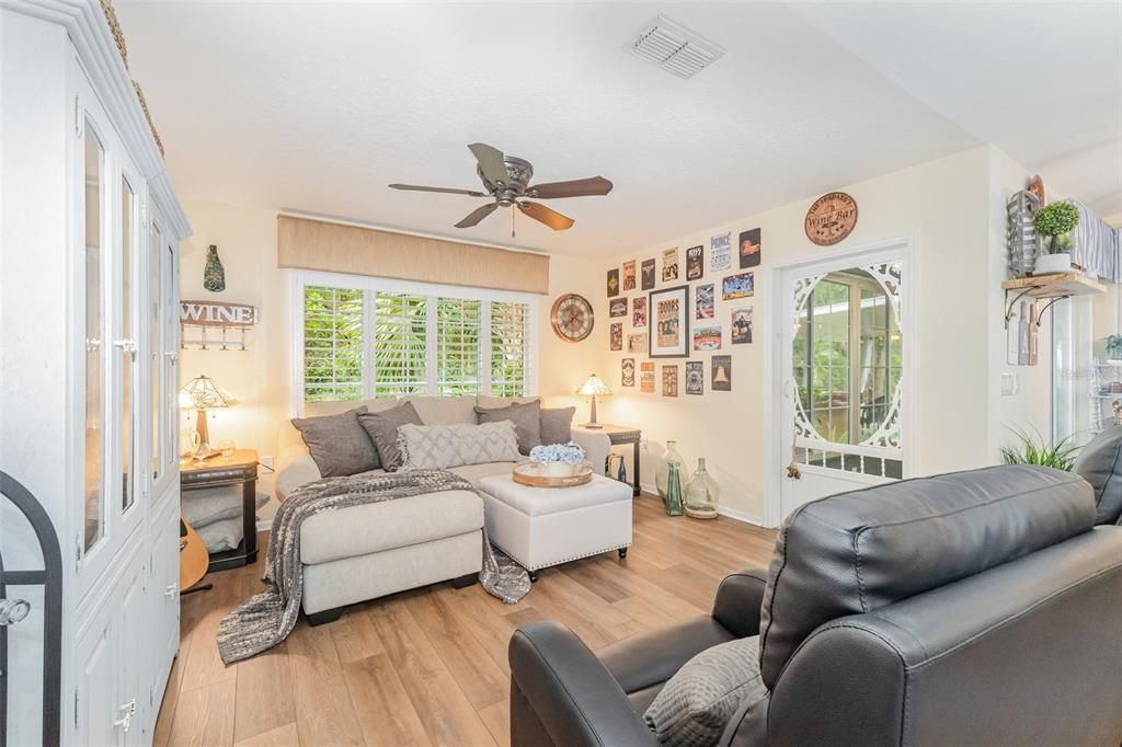 待售: $360,000 (3 贝兹, 2 浴室, 2319 平方英尺)