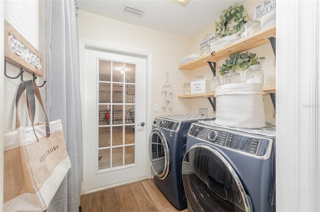 待售: $360,000 (3 贝兹, 2 浴室, 2319 平方英尺)