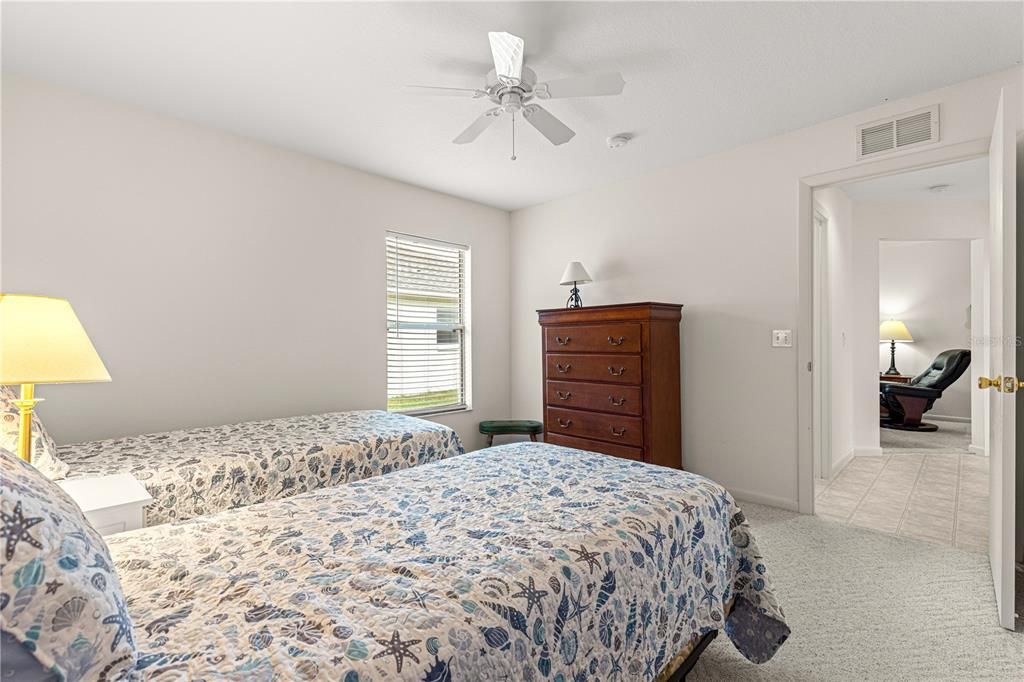 合同活跃: $199,950 (2 贝兹, 2 浴室, 1394 平方英尺)