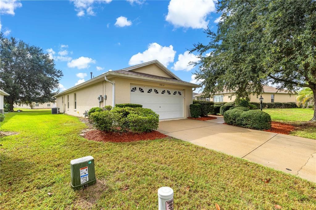 合同活跃: $199,950 (2 贝兹, 2 浴室, 1394 平方英尺)