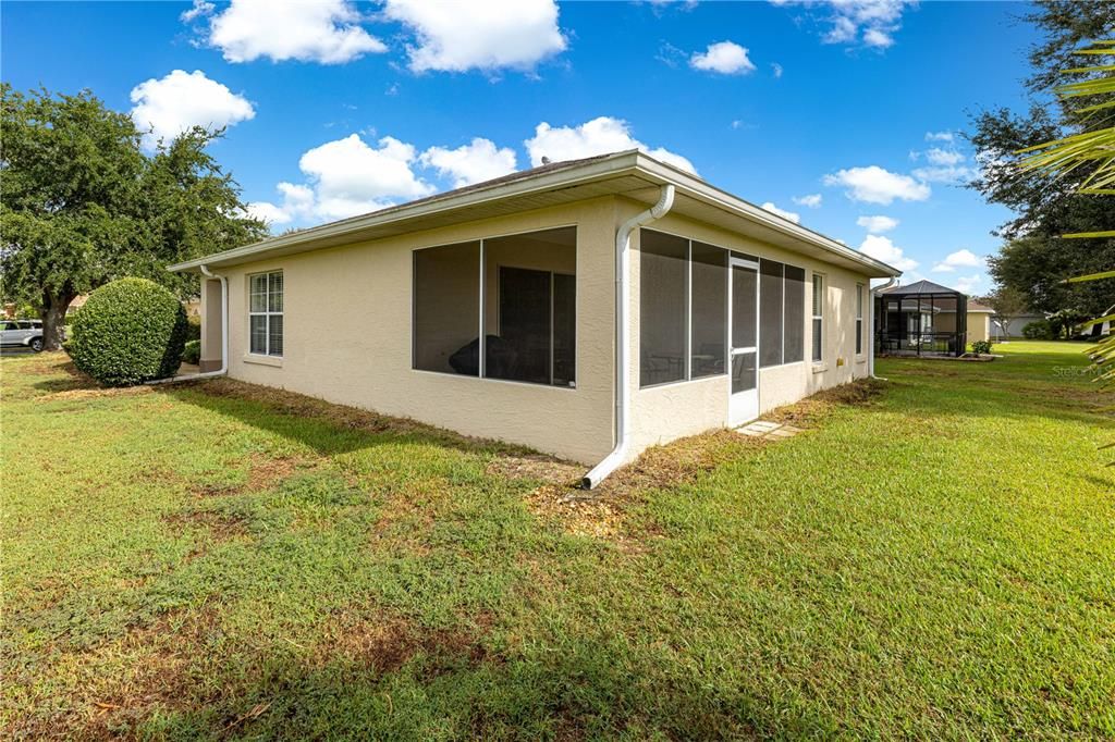 合同活跃: $199,950 (2 贝兹, 2 浴室, 1394 平方英尺)