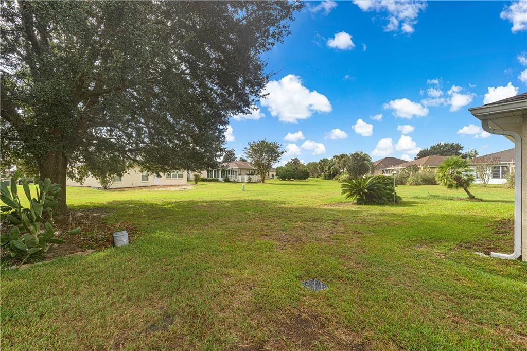 合同活跃: $199,950 (2 贝兹, 2 浴室, 1394 平方英尺)