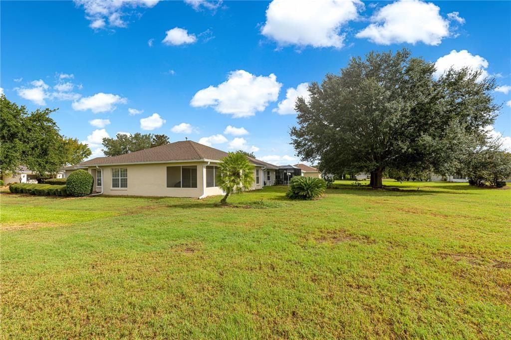 合同活跃: $199,950 (2 贝兹, 2 浴室, 1394 平方英尺)