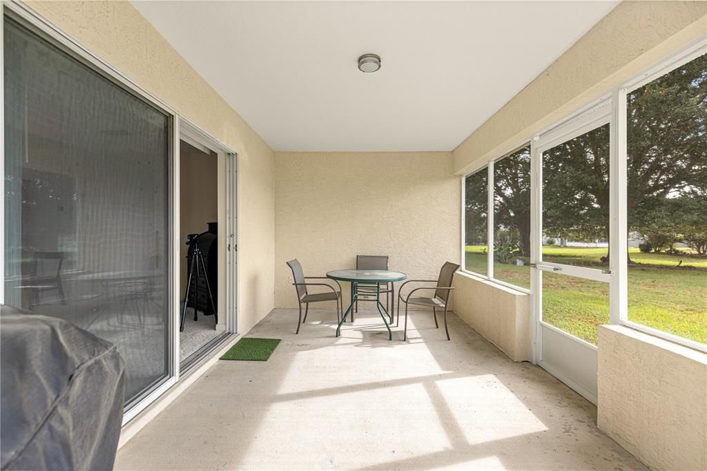 合同活跃: $199,950 (2 贝兹, 2 浴室, 1394 平方英尺)