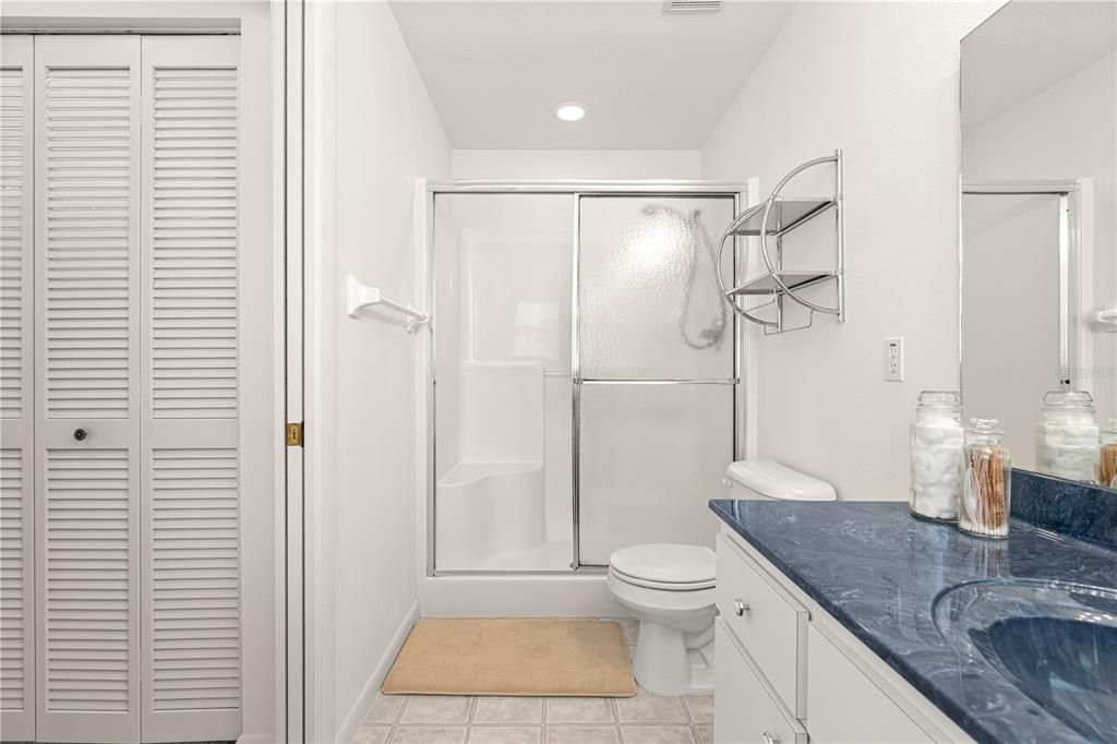 合同活跃: $199,950 (2 贝兹, 2 浴室, 1394 平方英尺)