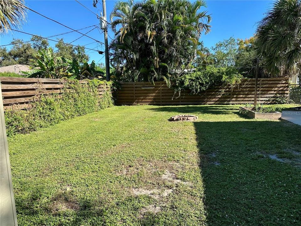 For Sale: $308,900 (2 beds, 2 baths, 1267 Square Feet)